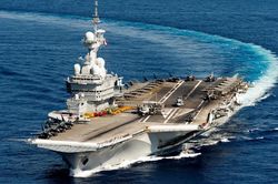 Tàu sân bay Pháp Charles de Gaulle về cảng vì 40 thủy thủ nghi nhiễm Covid-19