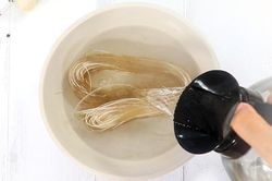 Bí quyết xào miến không dính, mềm dai không vón cục