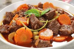Bí quyết làm món thịt bò hầm khoai tây đổi vị cho cả nhà