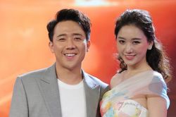 Vợ chồng Trấn Thành Hari Won đọ giọng, ở nhà hát karaoke