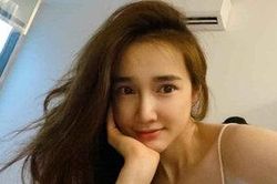 Nhã Phương than thở mất ngủ và đầu tóc bù xù, ai ngờ nhan sắc vẫn rạng rỡ thế này
