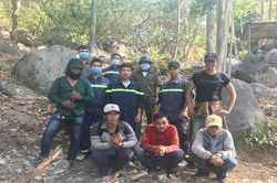 Công an Đồng Nai giải cứu 5 thanh niên bị lạc trong rừng rậm