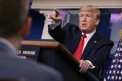 TT Trump và lãnh đạo WHO khẩu chiến sau chỉ trích 'khuyến cáo sai lầm'