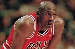 Đồng đội cũ kể lối chơi của Michael Jordan