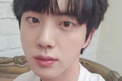 BTS: 5 sự thật ít biết về Jin 'trai đẹp toàn cầu'