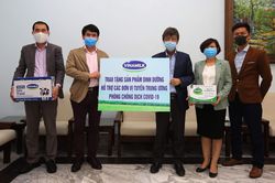 Vinamilk hỗ trợ gần 15 tỷ đồng cho các đơn vị tuyến đầu chống dịch Covid-19