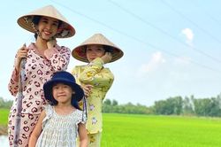 Ngày cách ly thứ 9: Thúy An đẹp dịu dàng trên ruộng lúa, Thùy Dung trổ tài ca hát