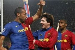 Messi 'không dám nhìn vào mắt' một đồng đội ở Barca