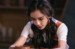 AngelaBaby bị chỉ trích giả tạo trong hình ảnh show mới 'Xảo thủ thần thám'