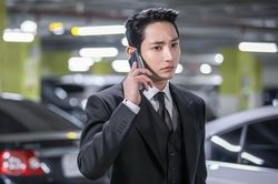 Hé lộ loạt ảnh 'đẹp trụy tim' của 'Hoàng tử Vampire' Lee Soo Hyuk trong phim mới đề tài tái sinh