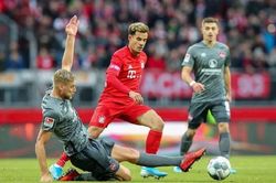 Bundesliga không hủy mùa giải, đá không khán giả đến hết năm