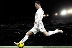 Ronaldo, Zidane và những cầu thủ dùng 2 chân hay nhất thế giới