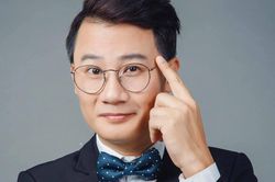 Hoàng Bách sáng tác nhạc về Covid-19