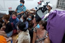 Bắt quả tang nhiều phụ nữ trong sòng bài ở Tiền Giang