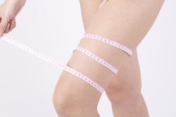 Biết cách đứng giúp mặt đẹp, chân thon cùng 'cả kho' tác dụng không ngờ