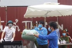 Kiều bào Việt Nam tại Pháp ủng hộ chống dịch COVID-19