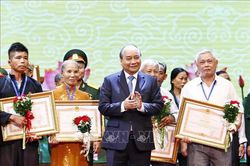 Sát cánh cùng chồng 'không chân' chống covid -19