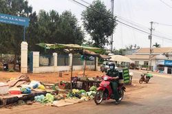 Tiếng loa phòng dịch trên biên giới