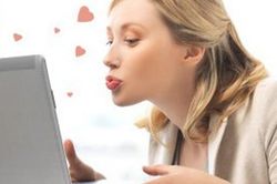 Có gia đình rồi vẫn 'thả thính' trên mạng xã hội và hậu quả đau đớn mà người 'nhận thính' phải chịu