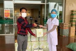 Tặng hơn 200 hộp sâm tới đội ngũ y, bác sĩ nơi tuyến đầu chống dịch