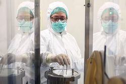 Vaccine Covid-19 và bài học quá khứ đắt giá đến từ Mỹ