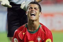 8 thất bại đáng quên trong sự nghiệp của Ronaldo