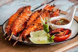 Đổi vị với món tôm nướng muối ớt thơm lừng, hấp dẫn hơn ở nhà hàng