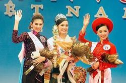 Võ Hoàng Yến bị 'đào' lại khoảnh khắc dịu dàng trả lời ứng xử hoa hậu, dân mạng hài hước: 'Còn đâu chị đại thét ra lửa!'