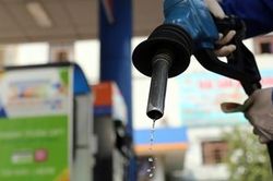 Bộ Công Thương đề xuất giảm thuế bảo vệ môi trường với xăng dầu