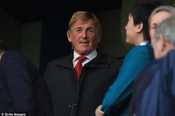 Đi khám bệnh, huyền thoại Liverpool vô tình phát hiện nhiễm virus corona