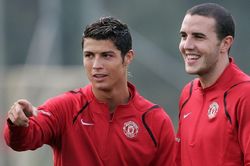 John O'Shea cần bình oxy để bình tĩnh sau khi đối đầu Ronaldo