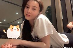 Ngón áp út lại đeo nhẫn, Phạm Băng Băng tiếp tục dấy lên nghi vấn có tình yêu mới?