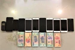 Hà Nội tạm giữ hình sự nhóm đánh bạc trong đợt cách ly xã hội