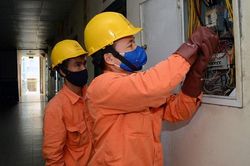 Vì sao tiền điện của khách hàng tăng vọt trong mùa dịch COVID-19?