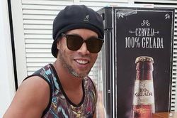 Cuộc sống xa hoa của Ronaldinho sau khi rời nhà tù
