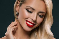 Dù phụ nữ bao nhiêu tuổi, nếu không muốn bị đàn ông 'từ chối tiếp xúc' bạn cần chú ý đến 5 chi tiết này