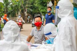 Huyện Mê Linh cấp 2,4 tỷ đồng để phòng, chống dịch Covid-19 tại thôn Hạ Lôi