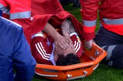Ronaldo ngoặt bóng làm đối thủ đứt dây chằng đầu gối năm 2013