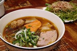 Công thức tự nấu bún bò Huế chuẩn vị tại nhà