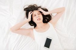Tuyệt đối không đặt điện thoại tại 10 vị trí tối kỵ này, có thể gây hiểm họa khôn lường