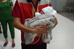 Bé trai sơ sinh bị bỏ rơi trong khuôn viên Tòa thánh ở Tây Ninh