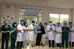 Bệnh nhân Covid-19 nặng thoát cửa tử, xuất viện về nước cùng vợ trong đêm