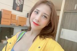 'Cựu' WAGs tuyển Việt Nam công khai tin nhắn bị gạ bán dâm giá 140 triệu