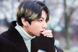 Còn ai ấm áp chân tình hơn Jungkook, cám ơn cả những fan đã rời khỏi fandom