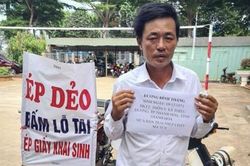 Hành nghề ép dẻo, bấm lỗ tai để ngụy trang mua bán ma túy