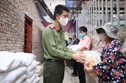 Tấm lòng gửi bệnh nhân 'xóm chạy thận'