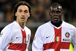 Balotelli tiết lộ chuyện bị Ibrahimovic khuyên bỏ bóng đá