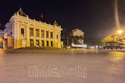 Đêm Hà Nội đẹp như tranh vẽ, trong những ngày cách ly toàn xã hội