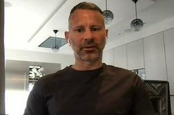 Ryan Giggs nói gì về pha solo thần thánh đánh bại Arsenal ở bán kết cúp FA 1999?