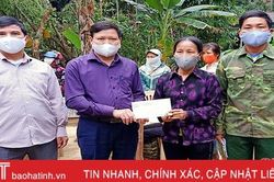 Hỗ trợ 30 triệu đồng và dựng lại nhà tạm cho gia đình bị cháy nhà ở Sơn Trung